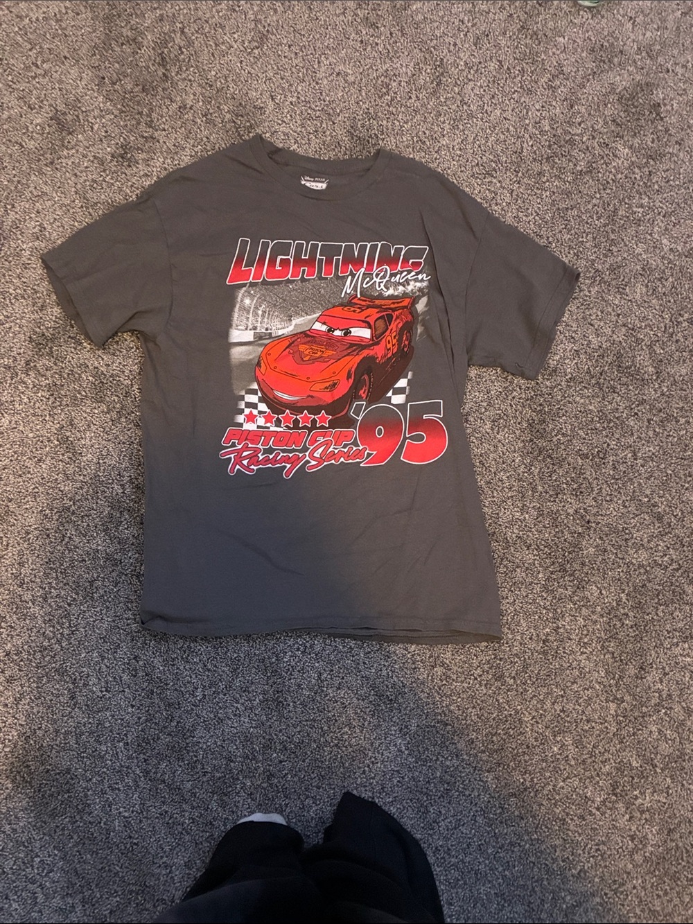 Mens Gray Lightning McQueen Graphic Short Sleeve T-Shirt